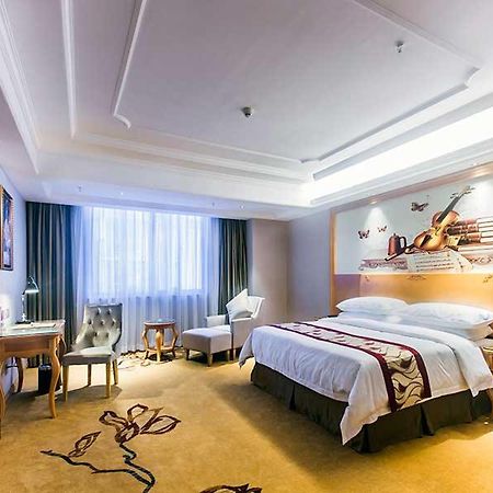 Vienna International Hotel Haikou West Bus Station Bagian luar foto