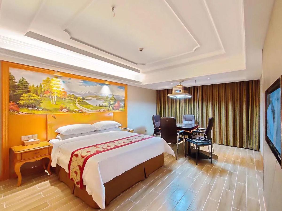 Vienna International Hotel Haikou West Bus Station Bagian luar foto