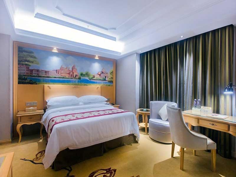 Vienna International Hotel Haikou West Bus Station Bagian luar foto