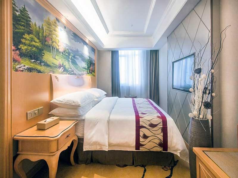 Vienna International Hotel Haikou West Bus Station Bagian luar foto